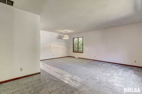 2836 Crown Pt, Springfield, IL 62704 photo 5