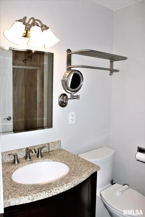403 E Locust St, Chatham, IL 62629 photo 11