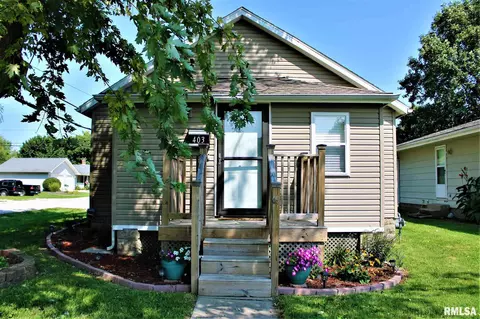 403 E Locust St, Chatham, IL 62629 photo 1