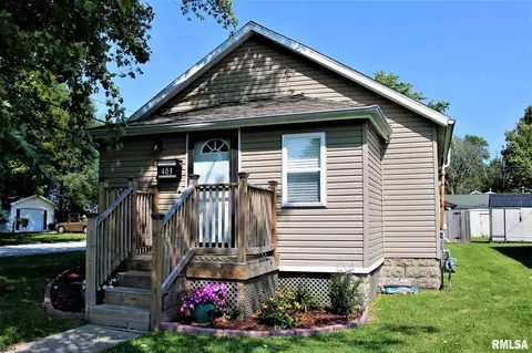 403 E Locust St, Chatham, IL 62629 photo 2