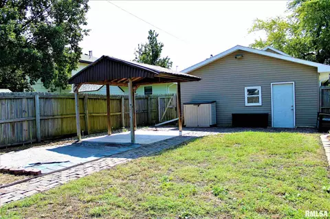 403 E Locust St, Chatham, IL 62629 photo 21