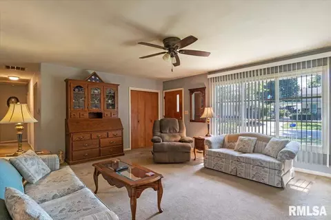 68 Del Mar Dr, Springfield, IL 62703 photo 4