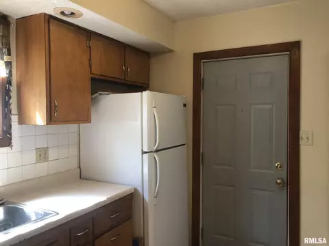 2505 S 10th St, Springfield, IL 62703 photo 6