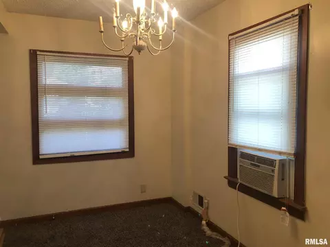 2505 S 10th St, Springfield, IL 62703 photo 4
