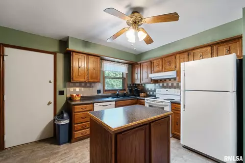 2209 Claremont Dr, Springfield, IL 62703 photo 19