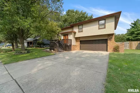 2209 Claremont Dr, Springfield, IL 62703 photo 2