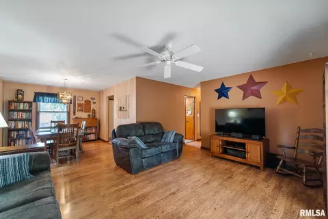 2209 Claremont Dr, Springfield, IL 62703 photo 15