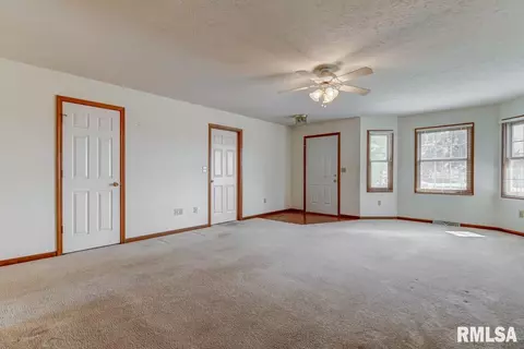 6521 Brent Dr, Springfield, IL 62712 photo 3