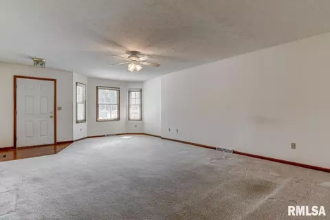 6521 Brent Dr, Springfield, IL 62712 photo 2