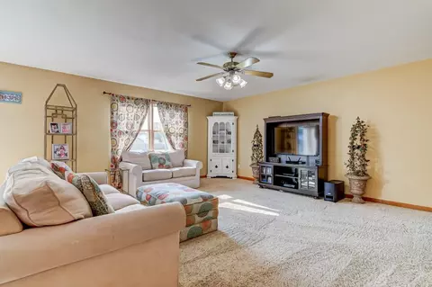 3042 Twin Lakes Dr, Springfield, IL 62702 photo 8