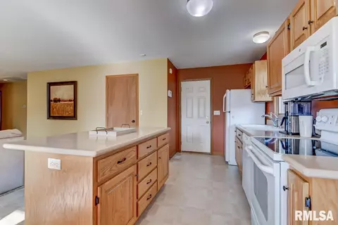 3042 Twin Lakes Dr, Springfield, IL 62702 photo 13