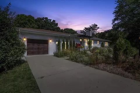 41 Horseshoe Dr, Springfield, IL 62702 photo 2