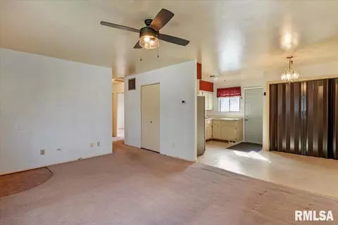 1820 E Bertman Ave, Springfield, IL 62702 photo 7