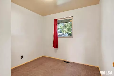 1820 E Bertman Ave, Springfield, IL 62702 photo 15