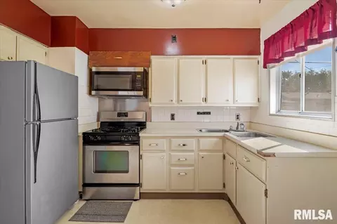 1820 E Bertman Ave, Springfield, IL 62702 photo 14