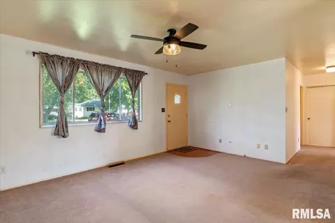 1820 E Bertman Ave, Springfield, IL 62702 photo 8