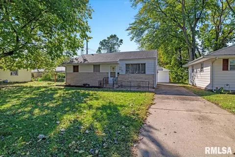 1820 E Bertman Ave, Springfield, IL 62702 photo 2