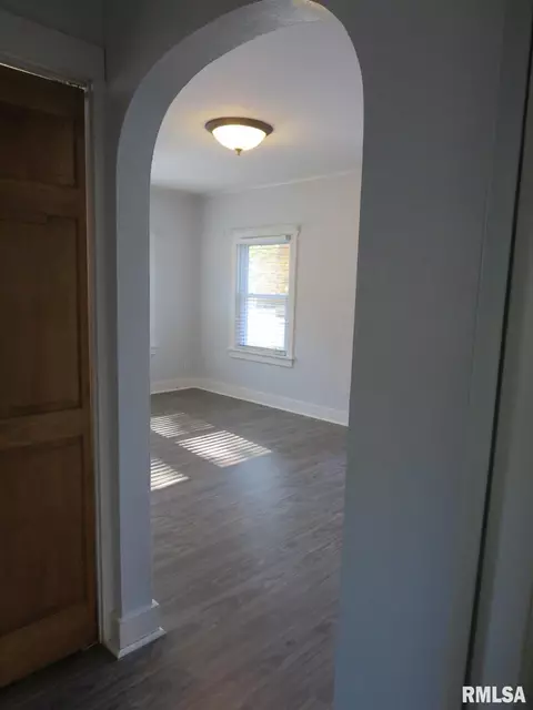 404 S Amos Ave, Springfield, IL 62704 photo 8