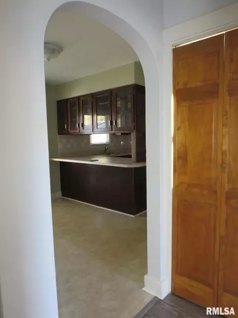 404 S Amos Ave, Springfield, IL 62704 photo 10