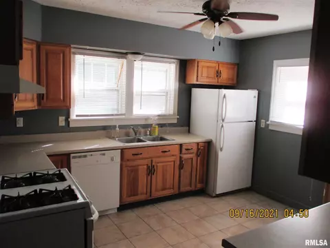 605 N Stephens Ave, Springfield, IL 62702 photo 17