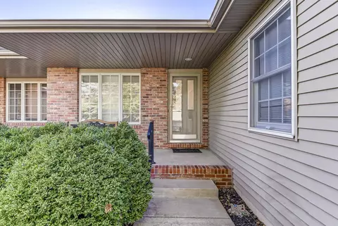 2709 Rutherford Trek Rd, Springfield, IL 62711 photo 2