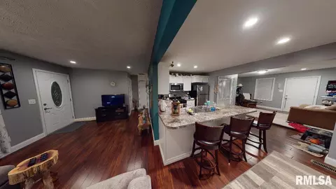 15 Hedge Dr, Springfield, IL 62702 photo 4