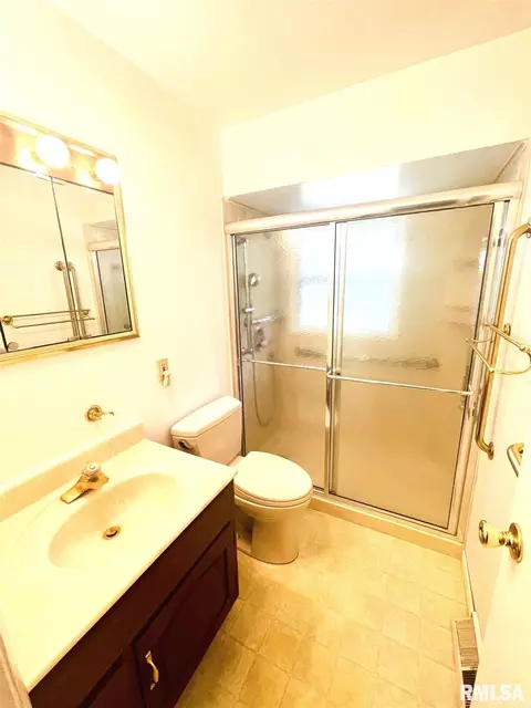 606 Witherspoon Dr, Springfield, IL 62704 photo 11