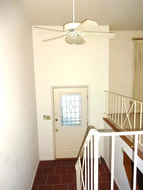 606 Witherspoon Dr, Springfield, IL 62704 photo 2