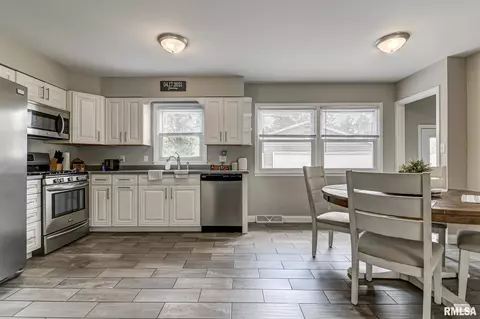 112 Archer Ave, Springfield, IL 62704 photo 10