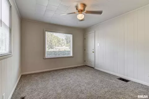 818 W Calhoun Ave, Springfield, IL 62702 photo 3