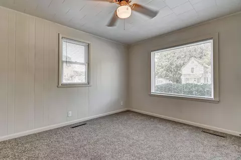 818 W Calhoun Ave, Springfield, IL 62702 photo 5