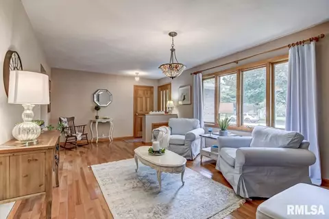 10 Apache Dr, Springfield, IL 62711 photo 5