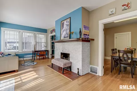725 W Vine St, Springfield, IL 62704 photo 3