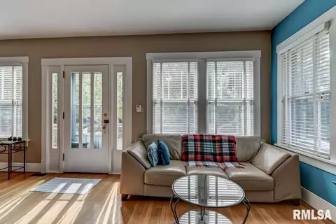 725 W Vine St, Springfield, IL 62704 photo 5