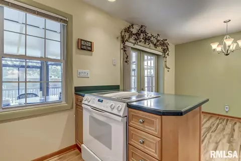 2208 Kaskaskia Dr, Springfield, IL 62702 photo 8