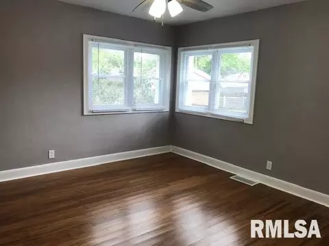3325 S 4th St, Springfield, IL 62703 photo 9