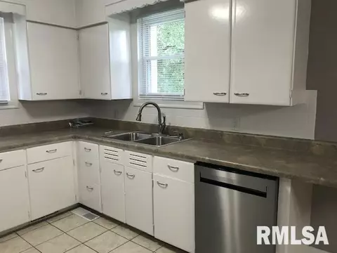 3325 S 4th St, Springfield, IL 62703 photo 6