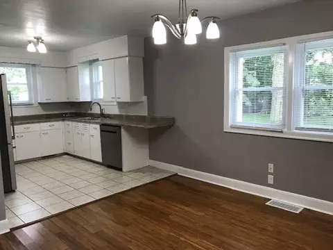 3325 S 4th St, Springfield, IL 62703 photo 17