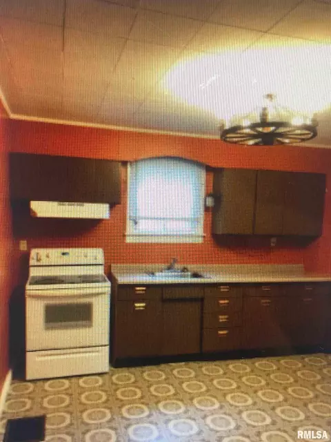 1606 S 11th St, Springfield, IL 62703 photo 6