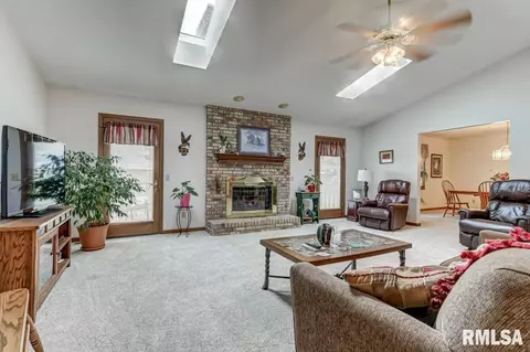 2001 Carrington Ct, Springfield, IL 62704 photo 7