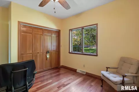 505 Colbrook Dr, Springfield, IL 62702 photo 13