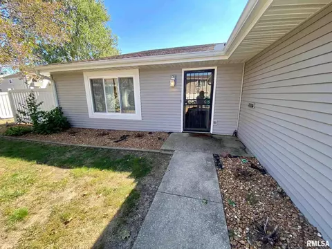50 Brookside Pl, Springfield, IL 62704 photo 2