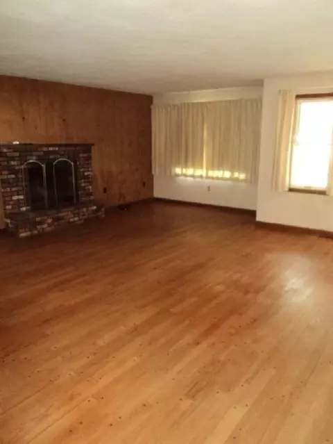 305 Hillside Dr, Kewanee, IL 61443 photo 4