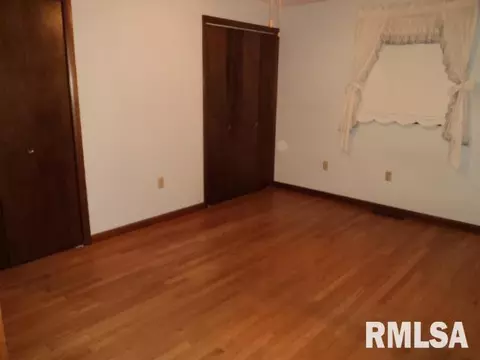 305 Hillside Dr, Kewanee, IL 61443 photo 8