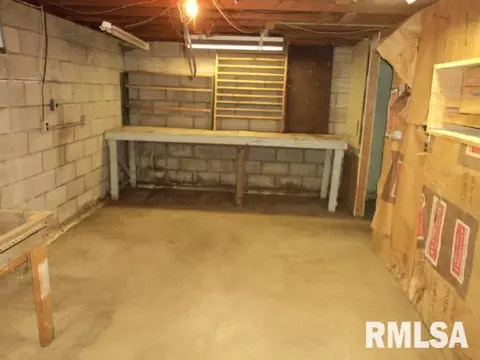 305 Hillside Dr, Kewanee, IL 61443 photo 21