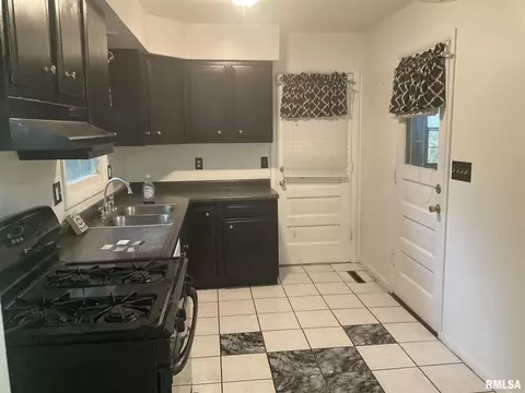 2616 E Lawrence Rd, Springfield, IL 62703 photo 8