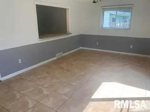 100 Windsor Rd, Springfield, IL 62702 photo 12