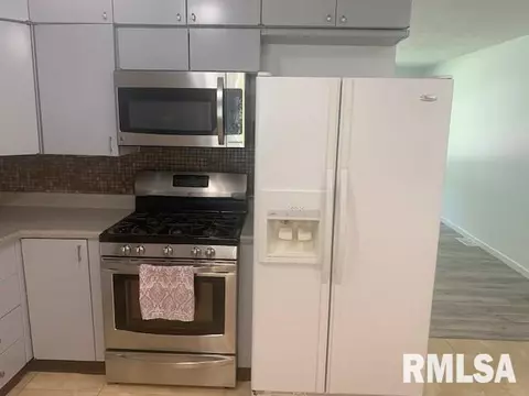 100 Windsor Rd, Springfield, IL 62702 photo 6