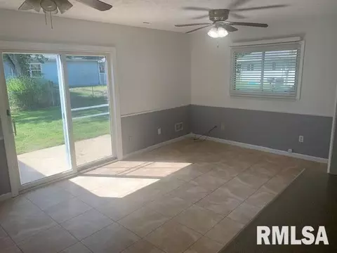 100 Windsor Rd, Springfield, IL 62702 photo 10