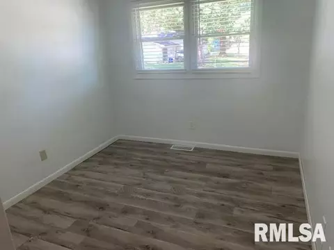 100 Windsor Rd, Springfield, IL 62702 photo 15